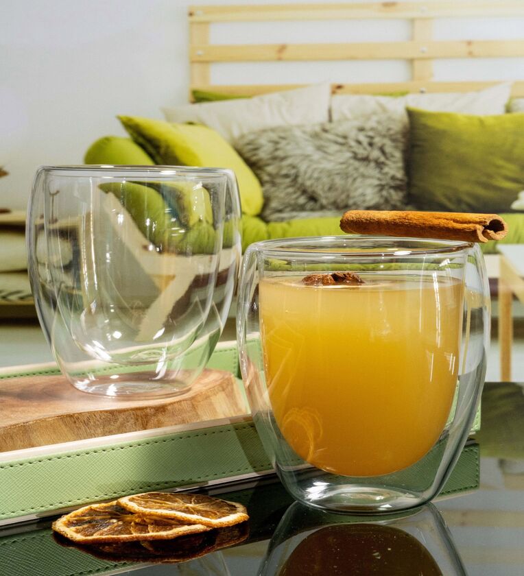 Classy Glass Cocktail Glasses (Set of 2)