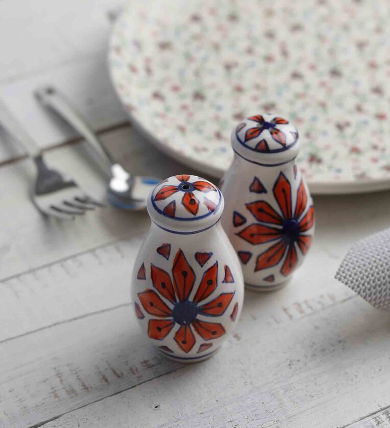 Hand Painted 80ml Off- White Stoneware Salt & Pepper Shaker Set