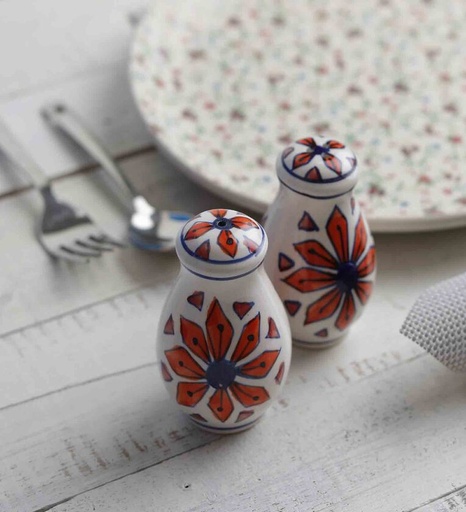 Hand Painted 80ml Off- White Stoneware Salt & Pepper Shaker Set